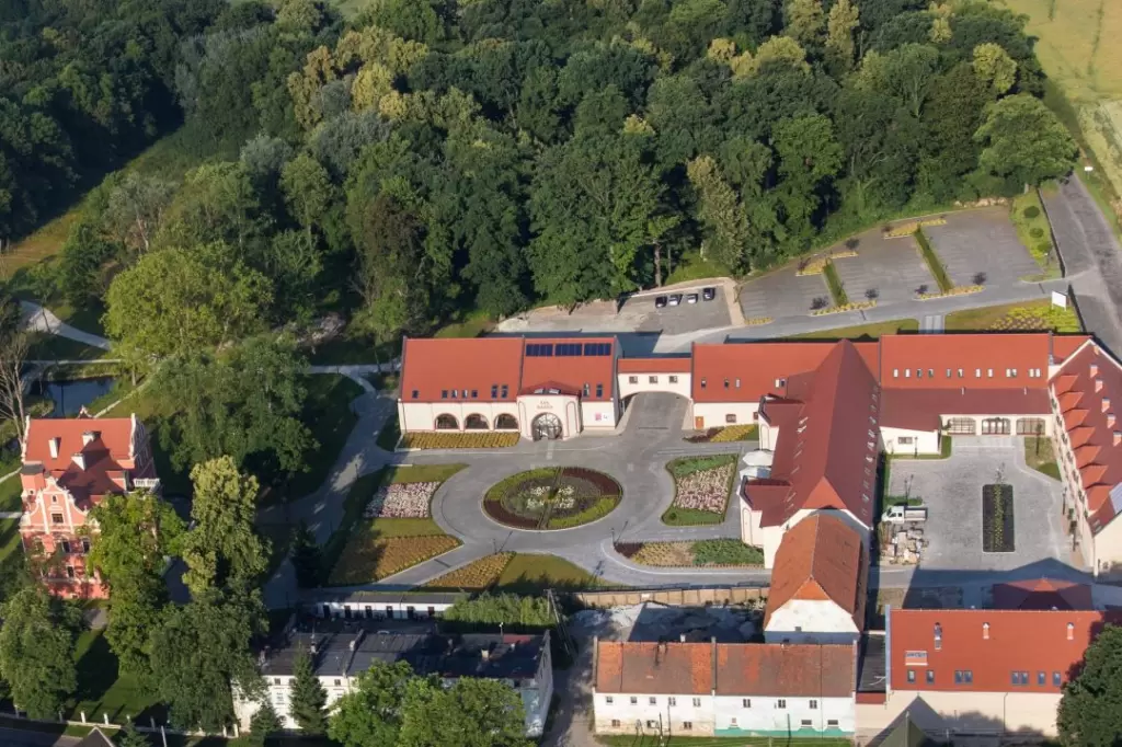 Pałac Krotoszyce***