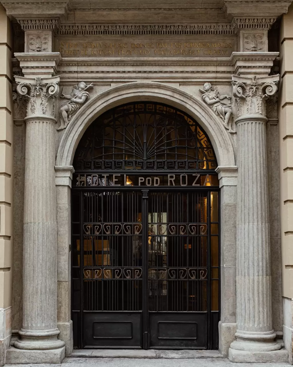 Hotel Pod Różą****